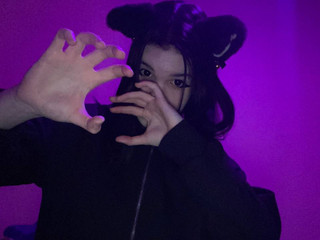 Purple background and Alice