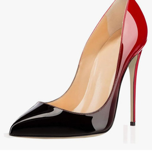 Tacones altos y puntiagudos sexys