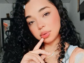 I'm A Sex Chat Alluring Honey, People Call Me Allisson-camila, 21 Is My Age