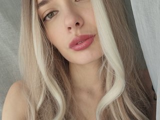 I Am A Blonde And People Call Me FoxyGirl-x
