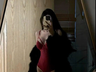 Hi,feel me and high heel