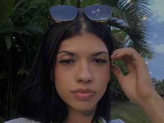 My Age Is 22 Years Old And I Am A Brunette! A Camming Attractive Trans Is What I Am
