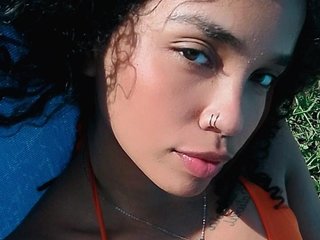 I'm A Camming Eye-catching Woman! My Model Name Is IndivarSitt