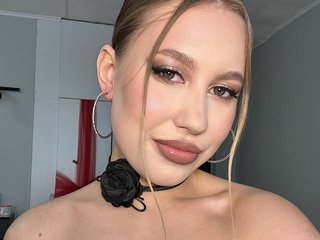 My Age Is 21 Yrs Old, A Live Cam Hot Bimbo Is What I Am