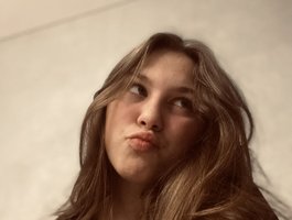 Arin4elkaaLive Webcam