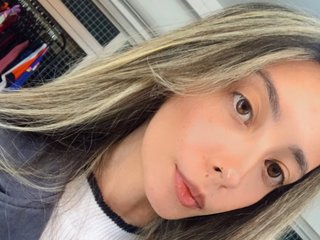 I Am A Blonde And I'm A Sex Webcam Irresistible Hottie! I Am Named SweetValetinna