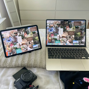 MACBOOK + IPAD + CAMERA
