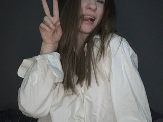 (/▿＼ )