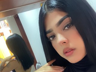 I Am A Brunette, I'm 21 Yrs Old! I'm A Webcam Hot Girl