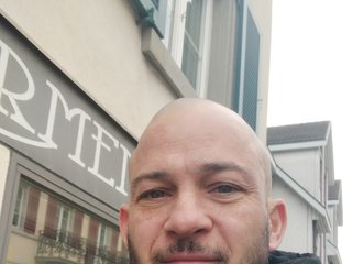 I Am From Einsiedeln And I Am A Brunette
