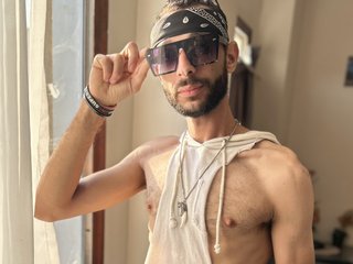I Am A Brunette And I Live In Giza