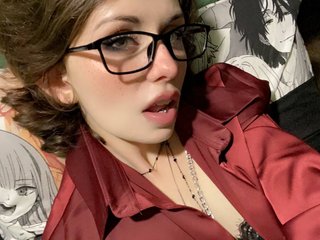 I Am Named Kasy-Li And I Am A Brunette