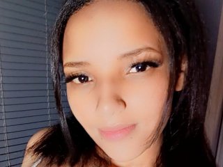 A Webcam Appealing Hottie Is What I Am! I Come From Bogota And My Model Name Is Valery-Rose888
