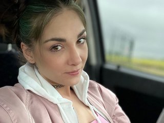 I Am A Brunette And A Sex Webcam Alluring Female Is What I Am
