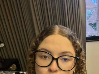 I Am A Blonde And A Live Webcam Beautiful Female Is What I Am