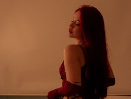 Camgirl is actually offline