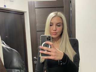 A Sex Chat Horny Hottie Is What I Am And 28 Is My Age