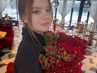 18 Is My Age! I Am A Blonde! My Name Is Cutieglow
