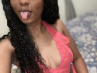 Xsneakycouple