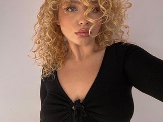 Funspace Is Where I Live, I Am A Blonde And I'm A Live Cam Sexy Chick