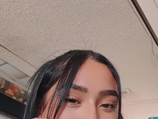 I'm A Webcam Desirable Babe And I Am A Brunette! My Age Is 20 Years Old