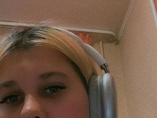 I'm 18 Years Old And A Sex Webcam Seductive Chick Is What I Am