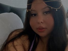 Honey-Moon18Live Webcam