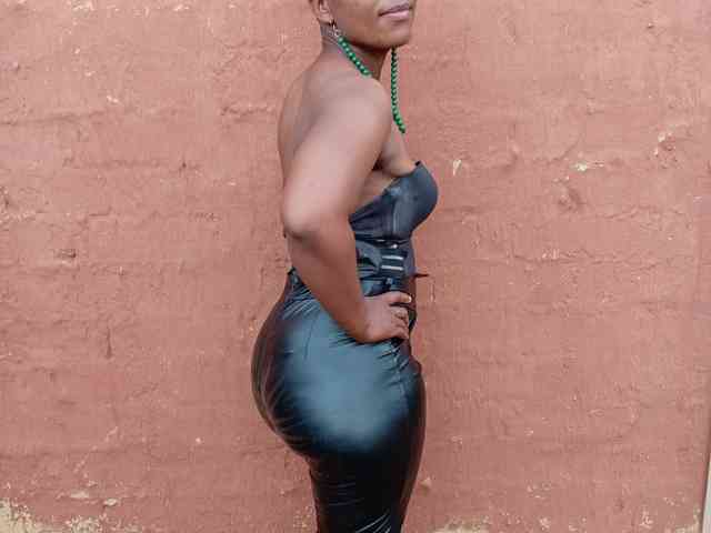 Curvypear