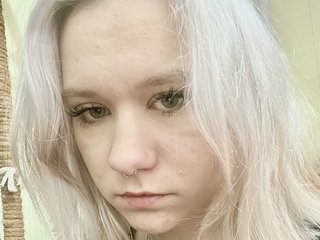 I Am A Blonde! I'm 19 Yrs Old And People Call Me Xani1