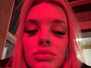 1HelloKitty77 Avatar