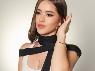 ℳ𝑜𝒹𝑒𝓇𝓃 𝒢𝓇𝒶𝒸𝑒