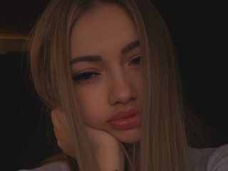 💋,