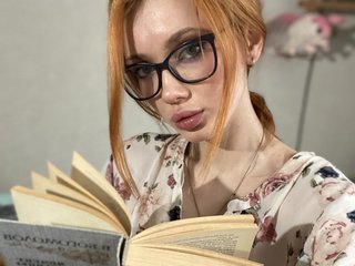 A Live Chat Seductive Chick Is What I Am And I Am Named Maartina, I'm 19 Yrs Old