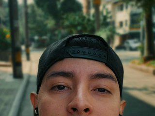 I Am A Brunette And Medellín Is Where I Live! People Call Me JhoanSaenz