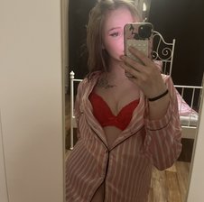 Mia_Wells