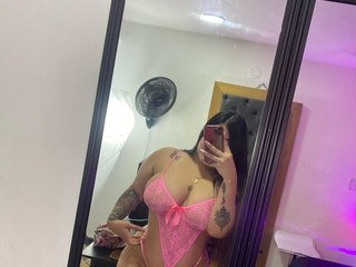 Let me be your fantasy tonight ... do you dare? 😏