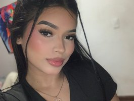 LauraSierra live cam model at BongaCams