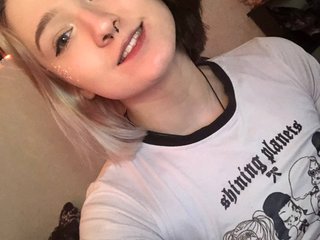 I'm A Live Chat Good-looking Chick! I Am Named Cherchez-la-femme, 21 Is My Age