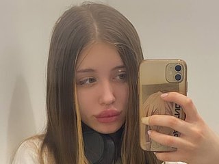 I'm 19 Years Of Age! I Am A Brunette! I'm A Live Cam Beautiful Babe