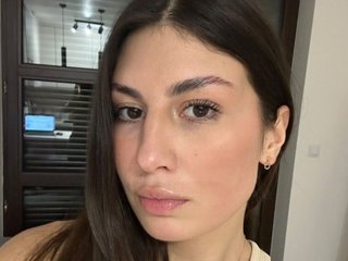 I Live In Warsaw And I Am A Brunette! I'm 19 Years Of Age