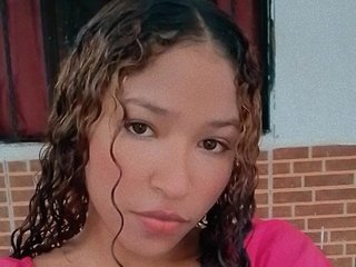 I'm A Sex Webcam Beautiful Bimbo And My BongaCams Name Is KaylaDreams And I Am A Brunette