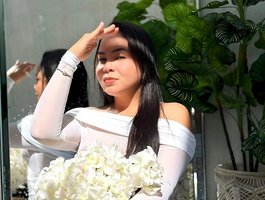 Victoria-Collins webcam model