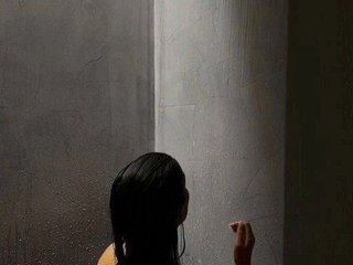 I'm A Live Cam Appealing Hottie! People Call Me KittySexlooly! I Am A Brunette