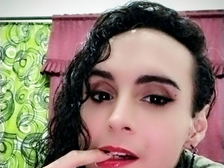 💋 Lips that invite sin... 😈