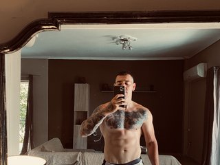 I Am A Brunette! I'm 29 Years Old, My Name Is BlowX