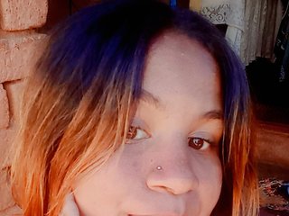 I Am A Brunette! A Webcam Cute Bimbo Is What I Am! I'm 20 Yrs Old