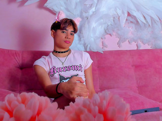 Sweet Trouble in Pink 💖