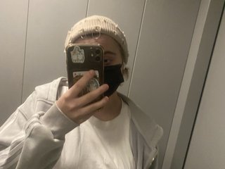 My Age Is 18 Yrs Old! I'm A Sex Webcam Suave Honey, I Am A Blonde