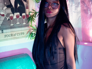 I am your sweet temptation