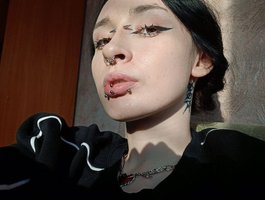 Juicy-Vikki
